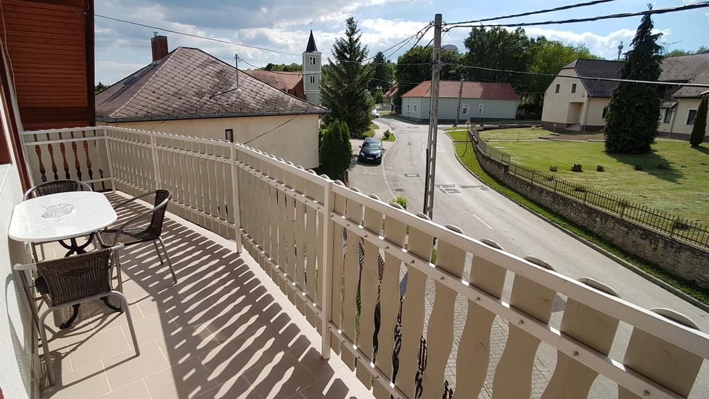Villa Nora Heviz Exterior photo